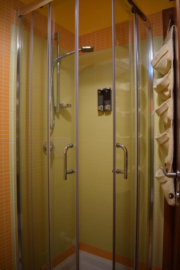 דירות מנדוריה Journey House מראה חיצוני תמונה