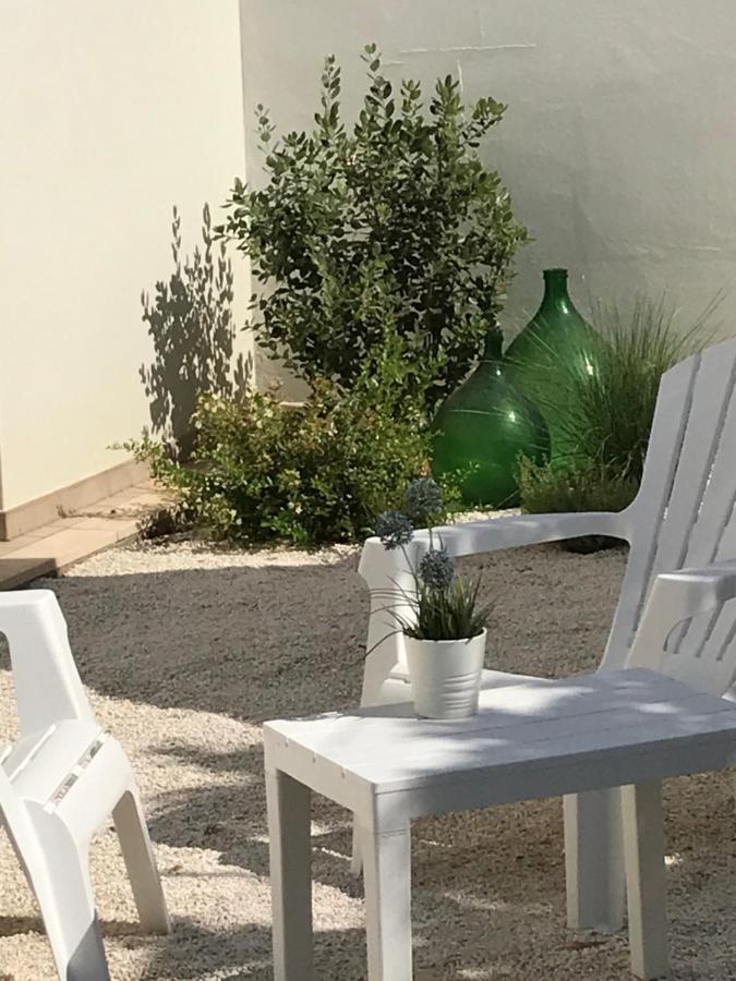 דירות מנדוריה Journey House מראה חיצוני תמונה