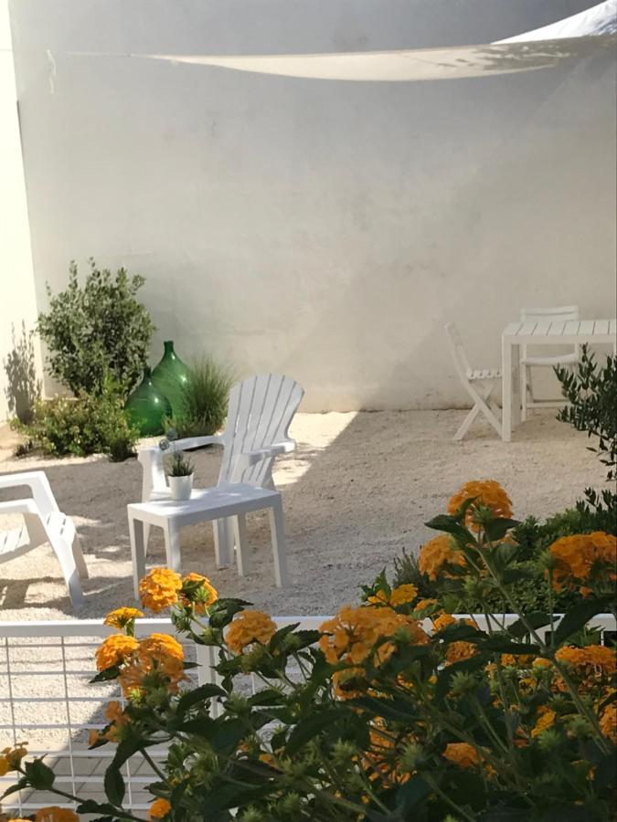 דירות מנדוריה Journey House מראה חיצוני תמונה